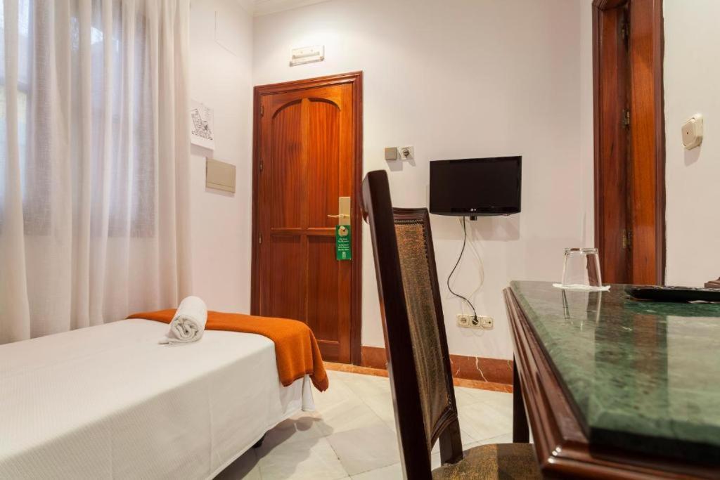 Baco Hotel 2*