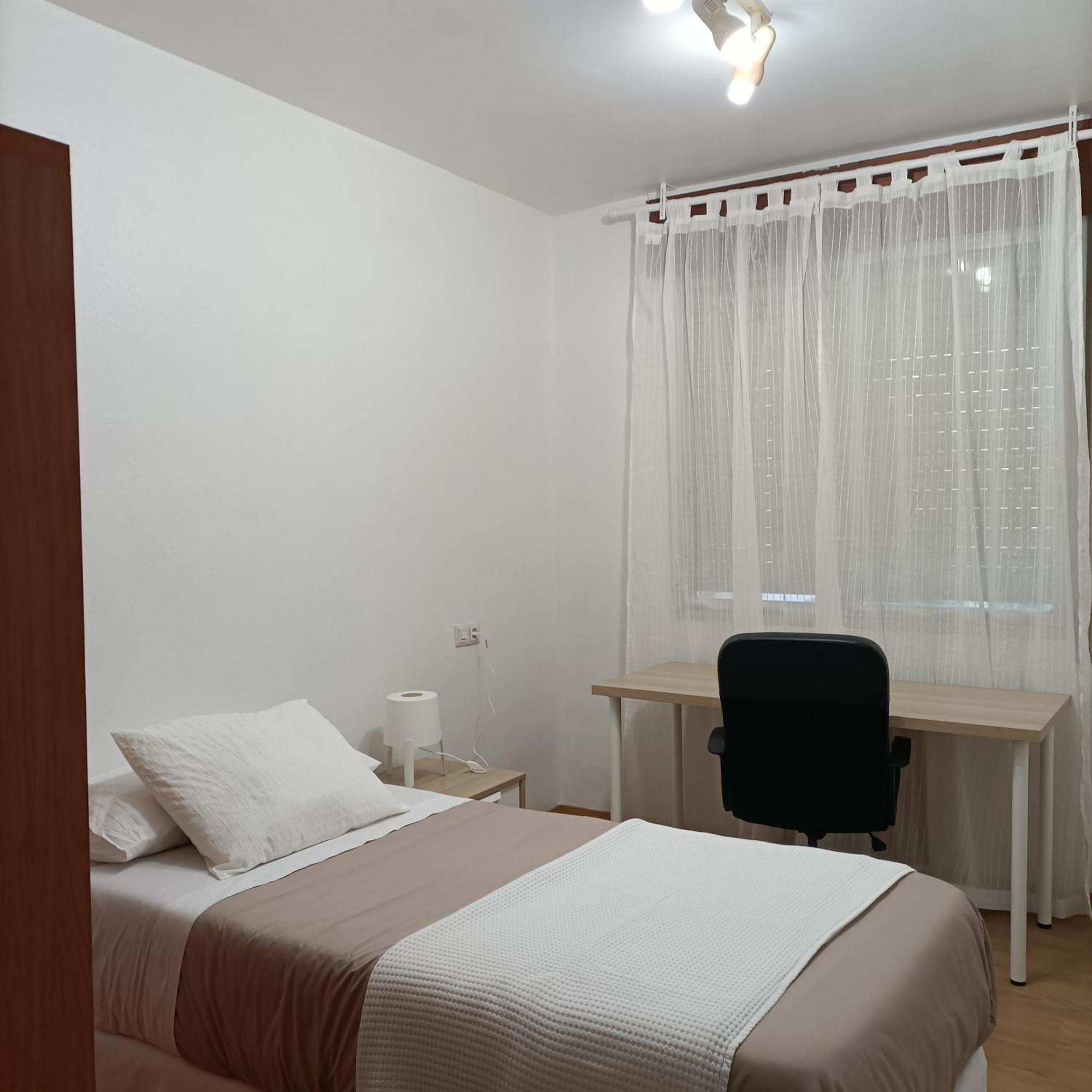 Funcional Y Renovado En Iturrama Apartment *