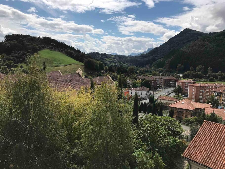 Precioso Atico Con Parking Privado. Vistas Al Rio Apartment *