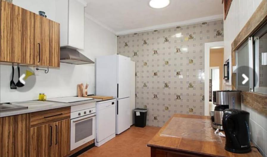 Casa, Piscina, Jacuzzi, Garaje, Barbacoa. *