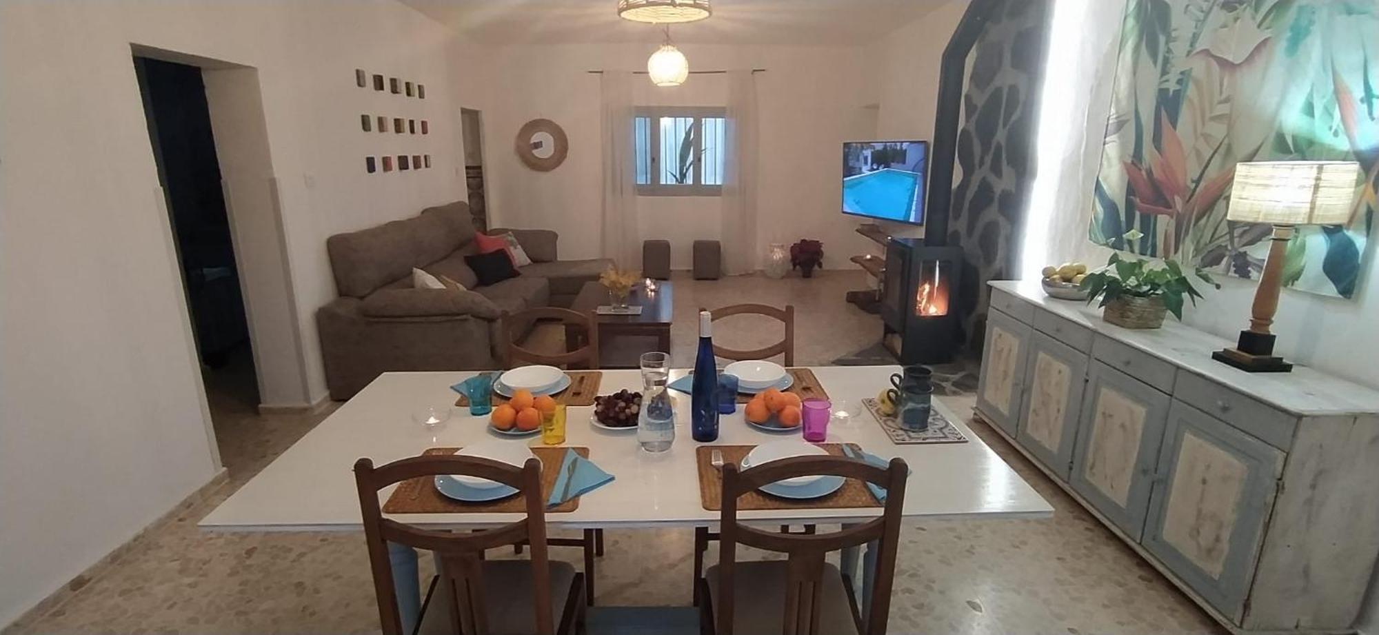 Casa, Piscina, Jacuzzi, Garaje, Barbacoa. Holiday home *