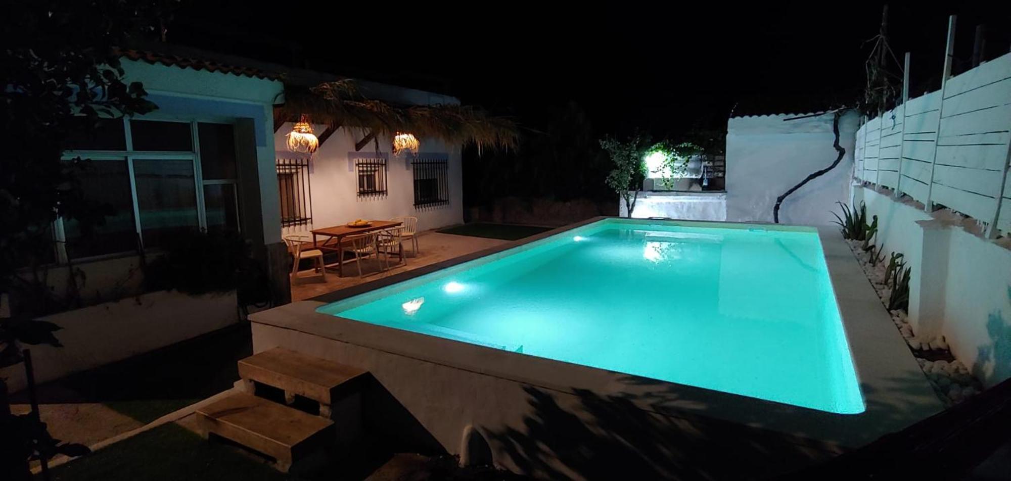 Casa, Piscina, Jacuzzi, Garaje, Barbacoa. *