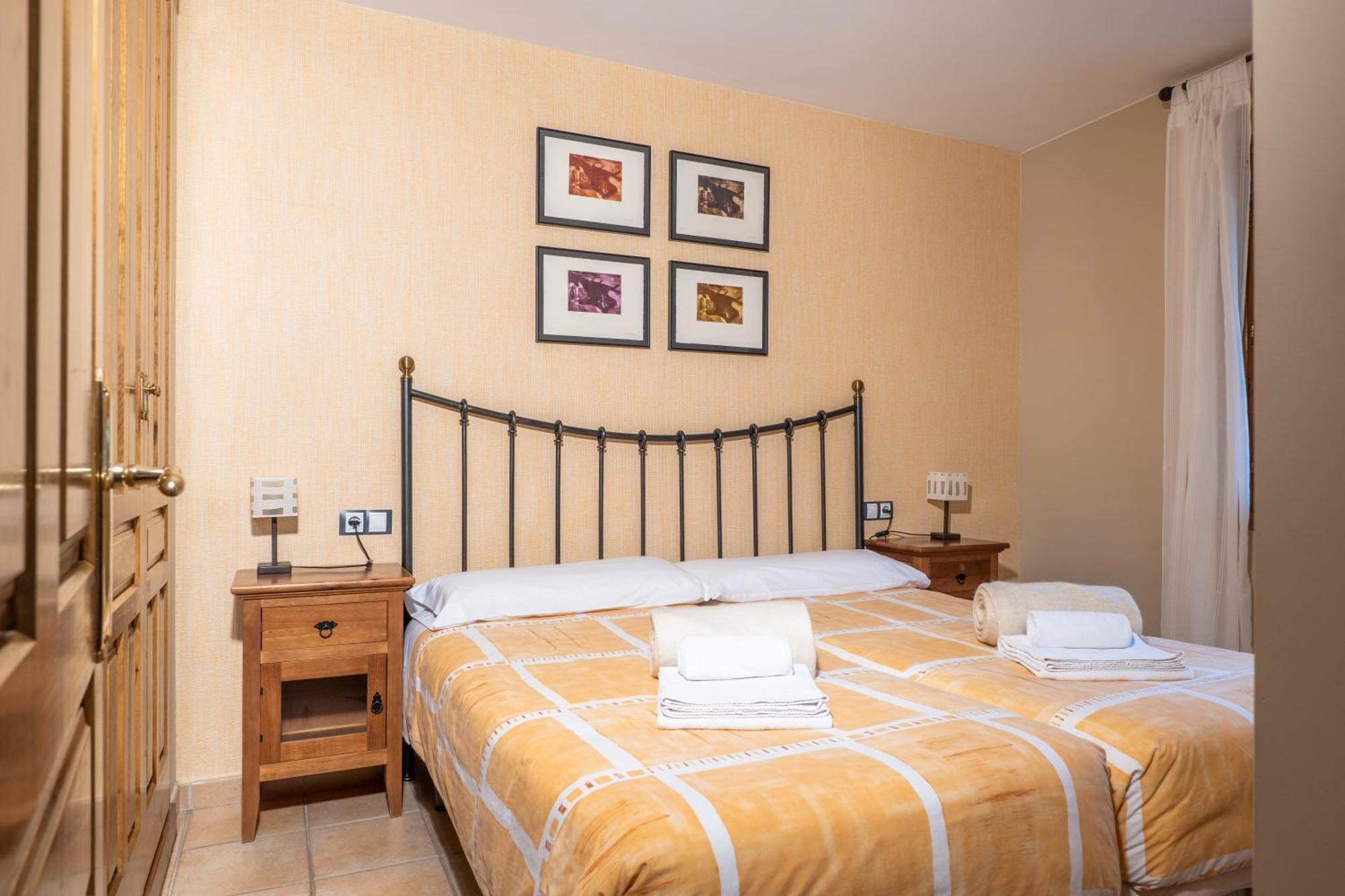 La Borda De Marco Apartment *
