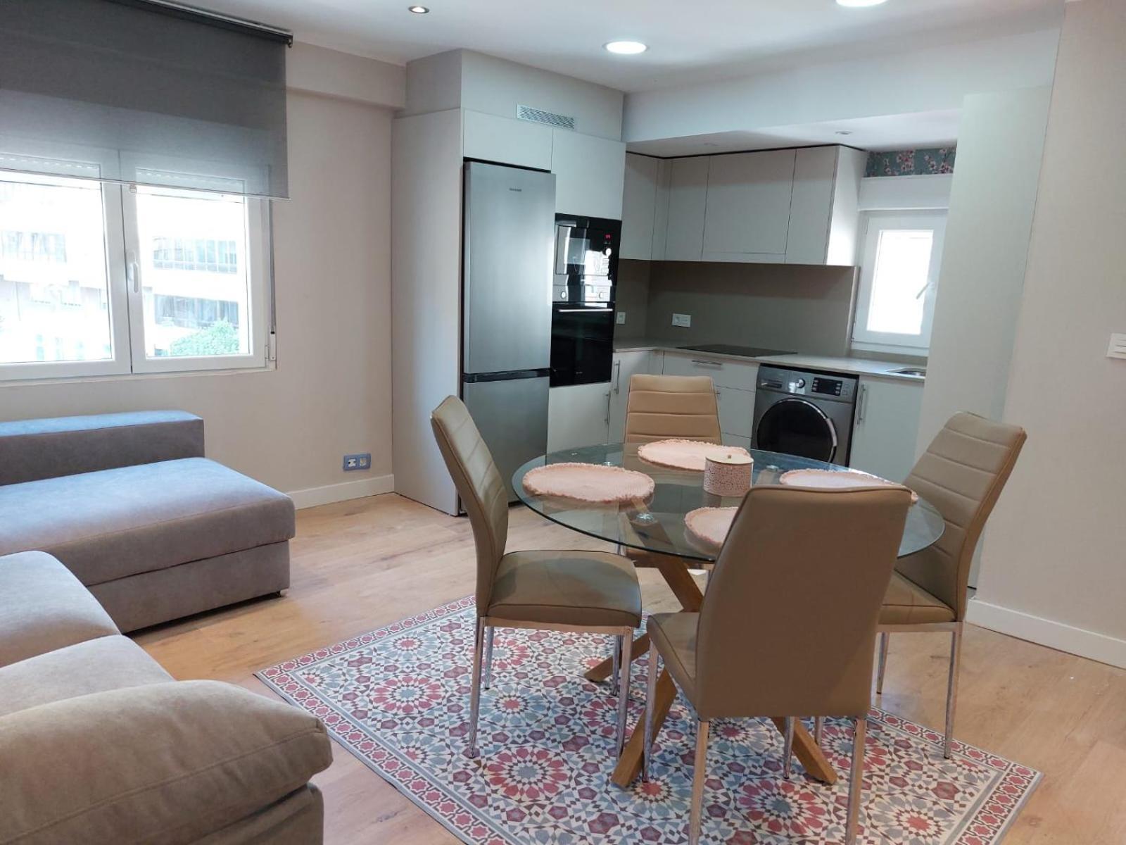 Apartamento Piso En El Centro Apto 5 Personas Con Garaje Privado Avilés