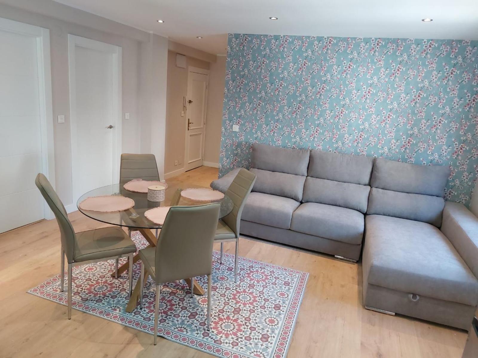 Piso En El Centro Apto 5 Personas Con Garaje Privado Apartamento Avilés