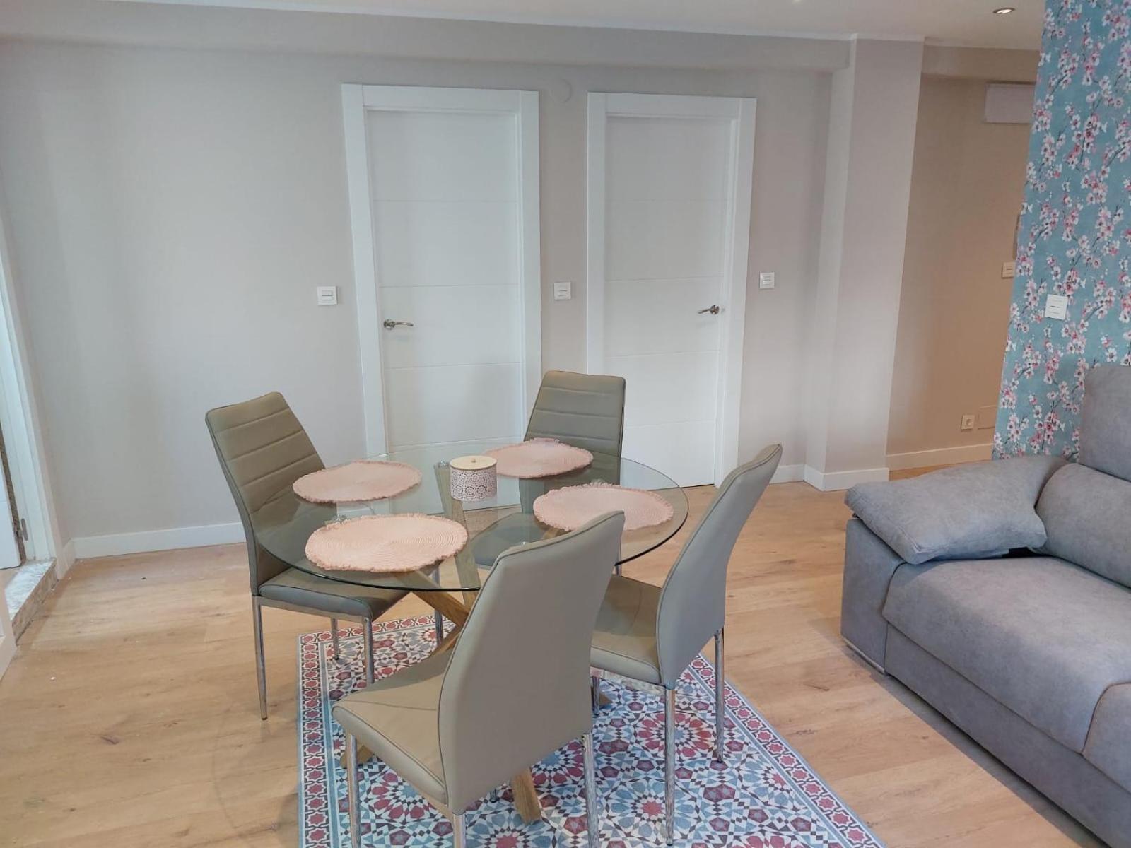 Piso En El Centro Apto 5 Personas Con Garaje Privado *