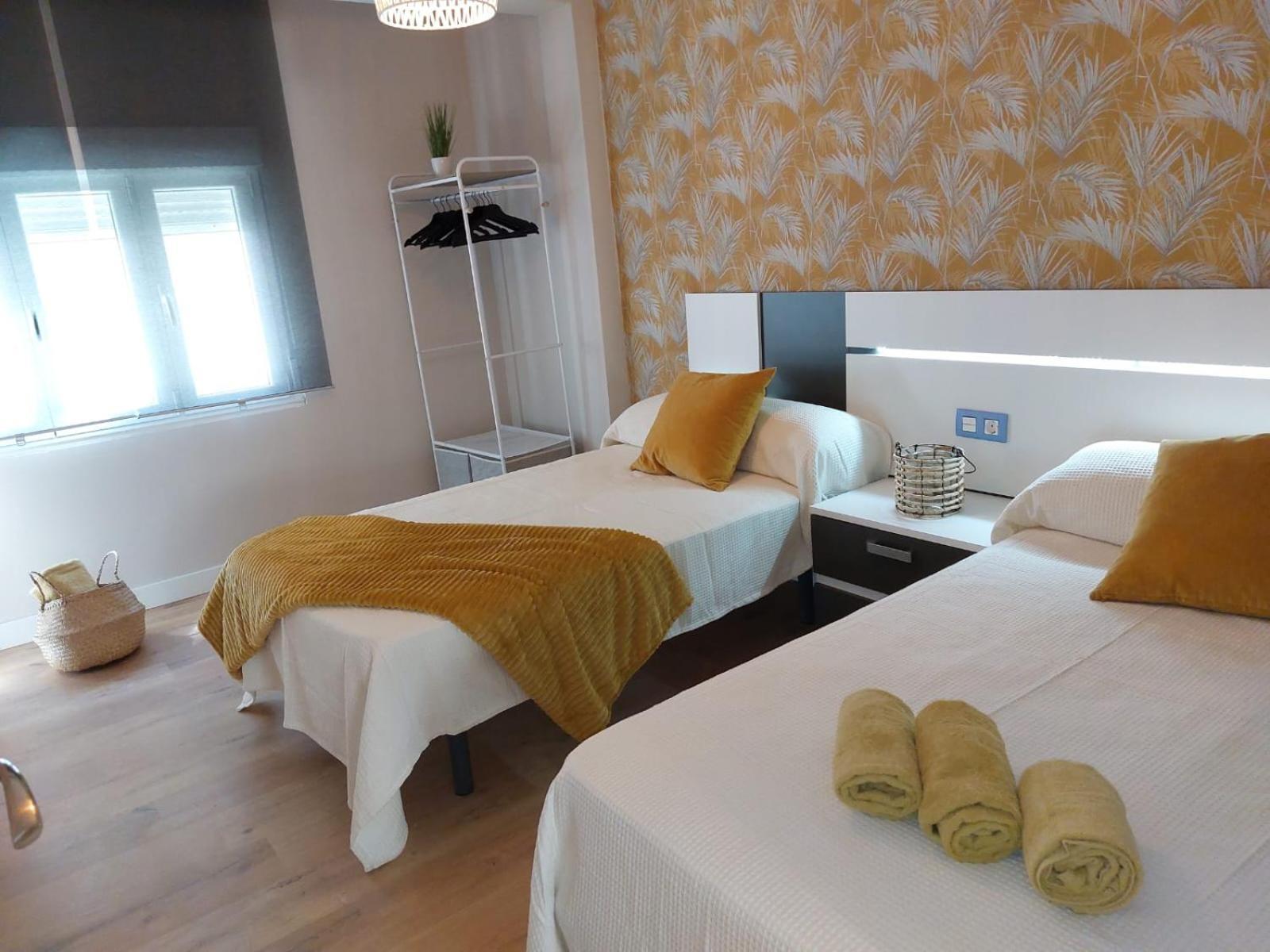 Piso En El Centro Apto 5 Personas Con Garaje Privado * Avilés