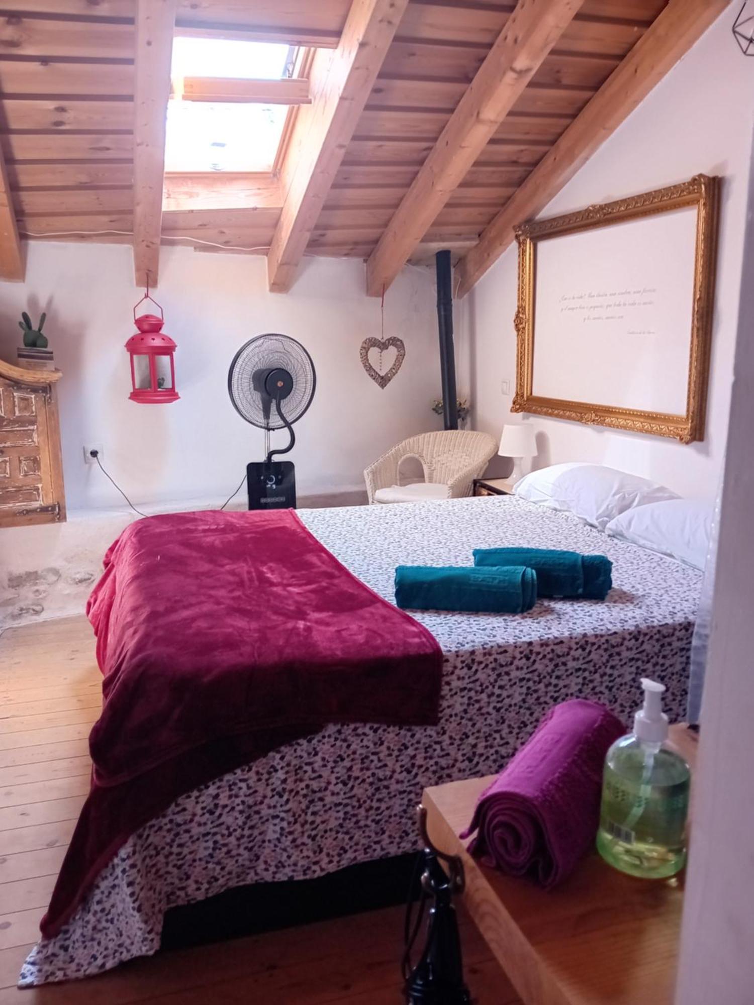 Chalet Casita Con Encanto: Tranquil Sierra Madrid Retreat With Wi-fi *