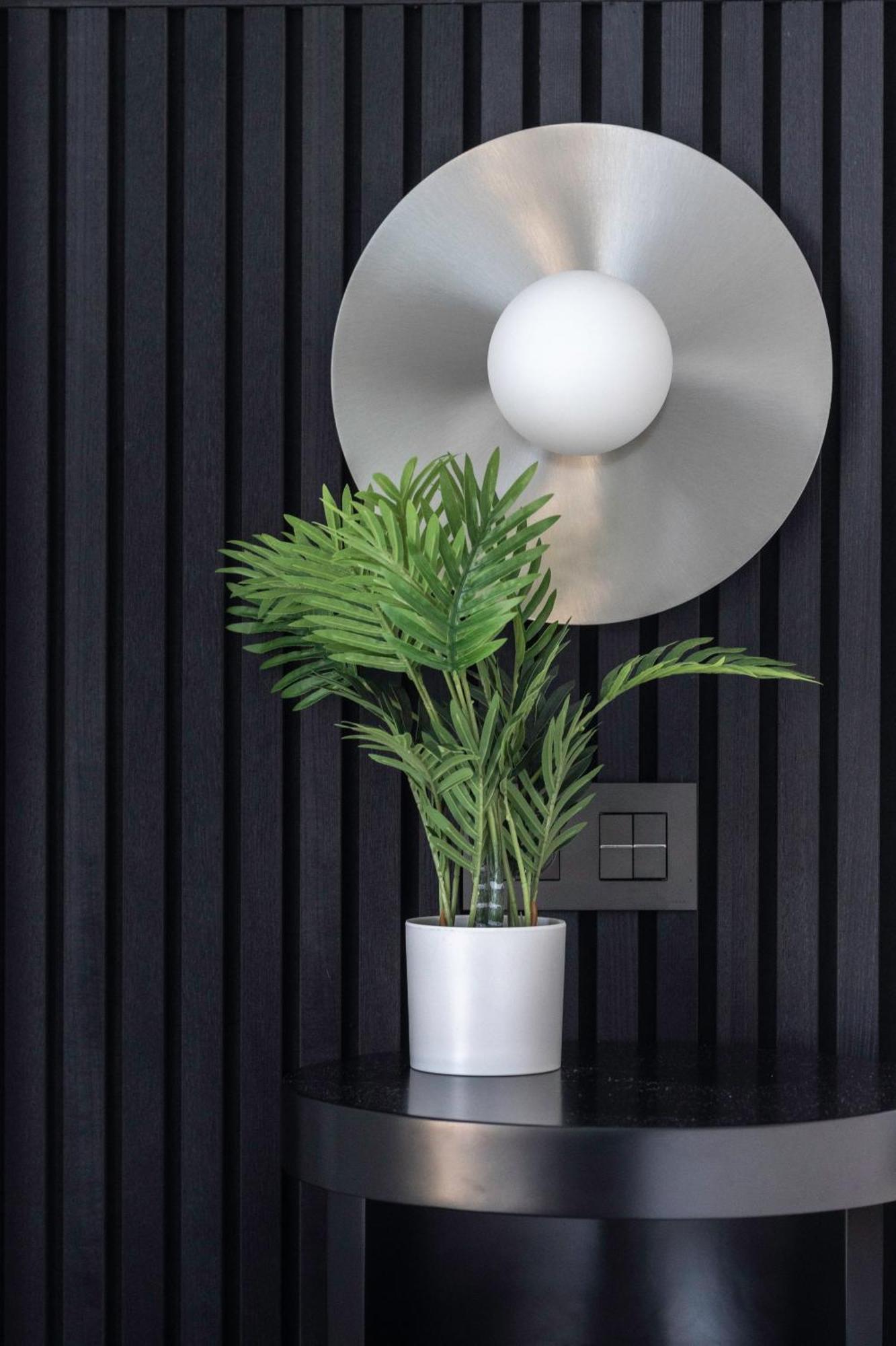 Akomodat En Precioso Y Moderno Con Jardin Y Parking Apartment