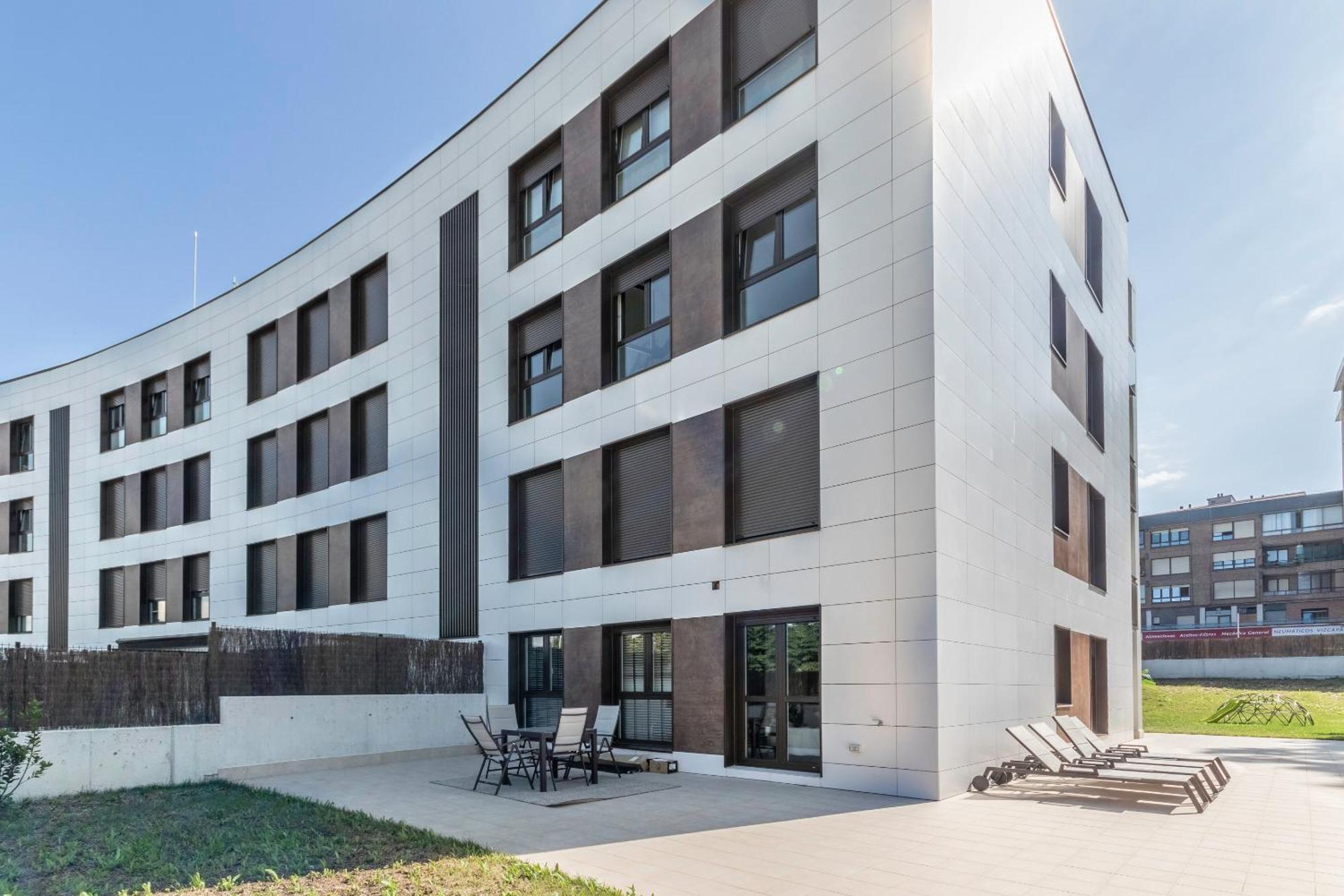 Akomodat En Precioso Y Moderno Con Jardin Y Parking Apartment Getxo