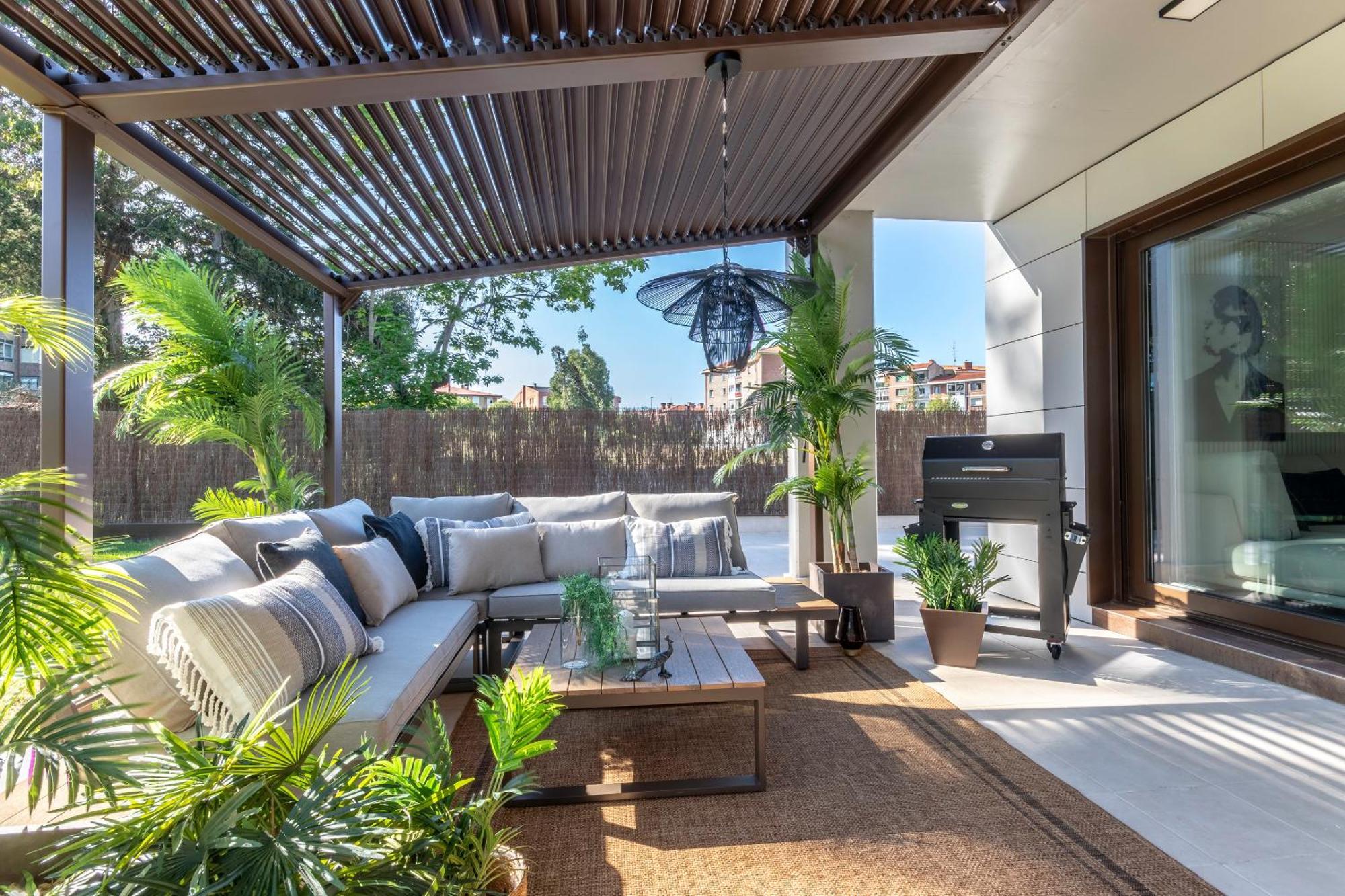 Akomodat En Precioso Y Moderno Con Jardin Y Parking Apartment