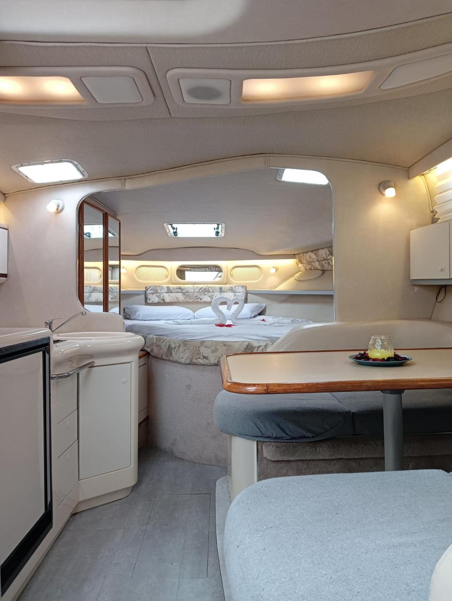 Diagonal Mar Sailboat *