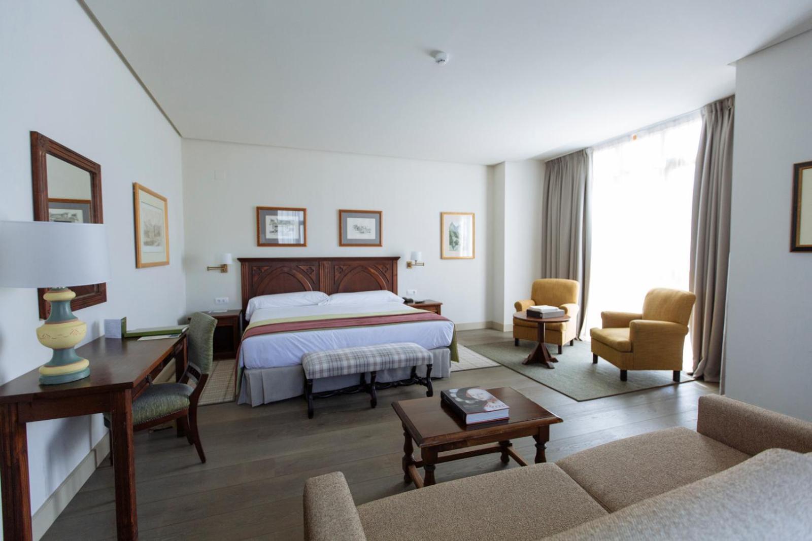 Hotel De Cangas De Onís 4*