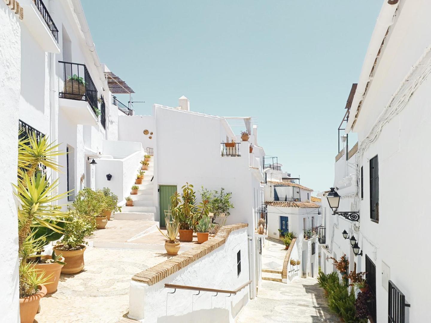 Pizarrillas: Tu Hogar En Blanco Pueblo *