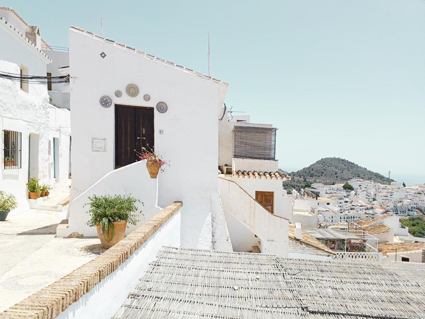 Pizarrillas: Tu Hogar En Blanco Pueblo