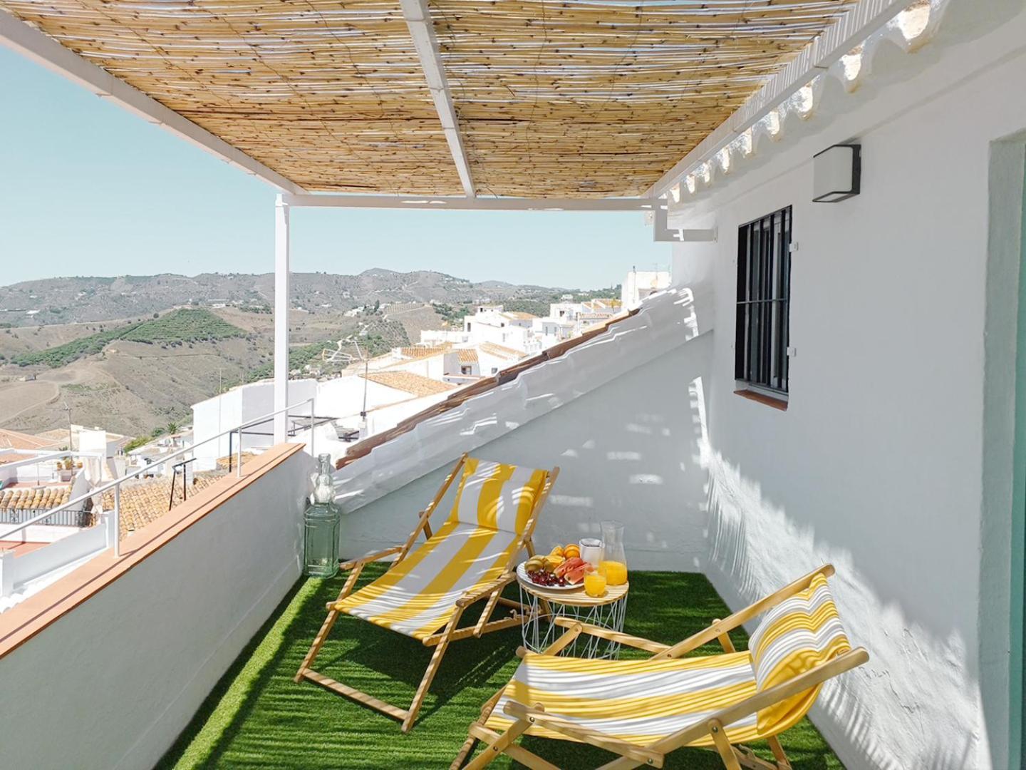 Pizarrillas: Tu Hogar En Blanco Pueblo