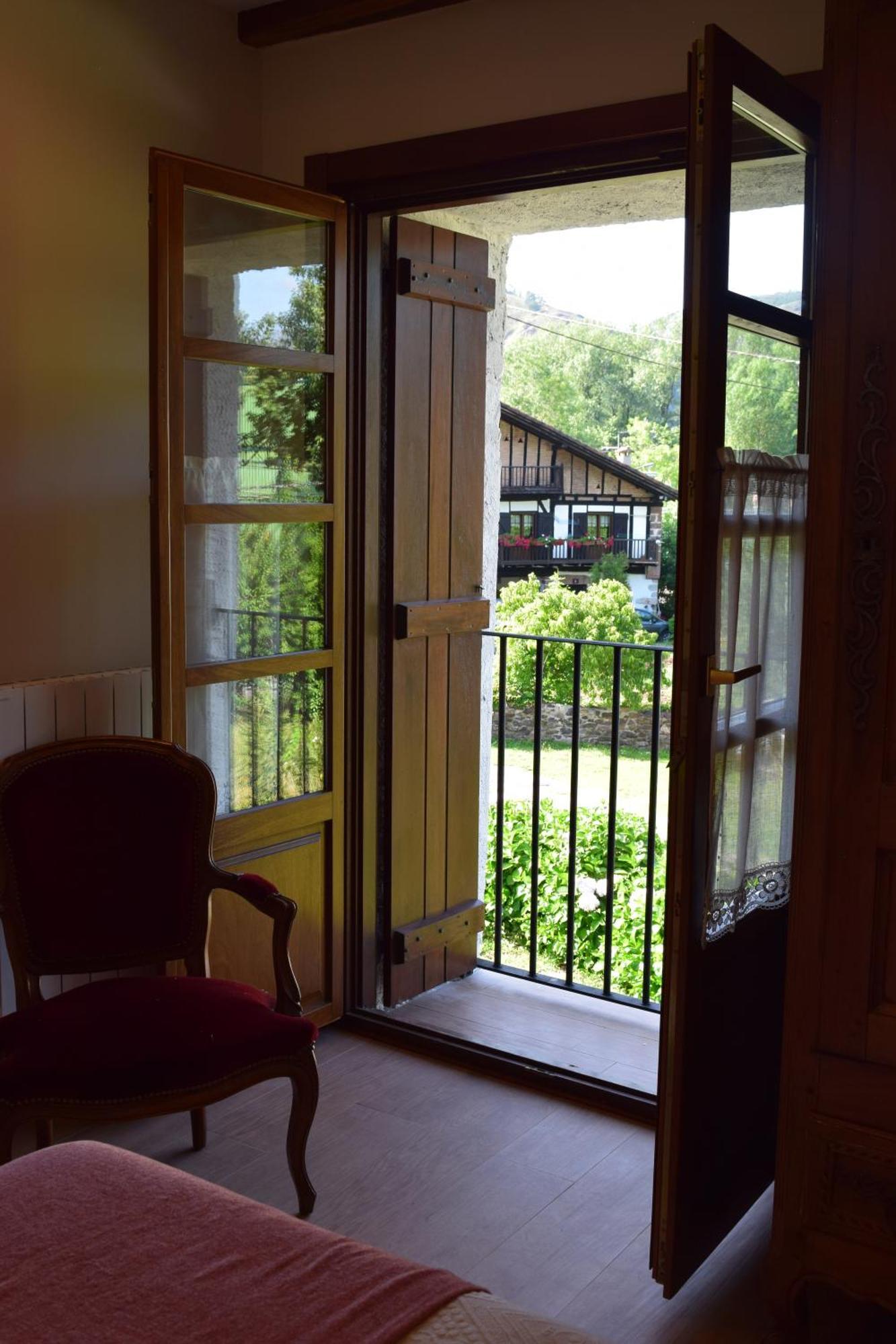 Peritxenea Landa Apartamentuak Apartment Lesaka