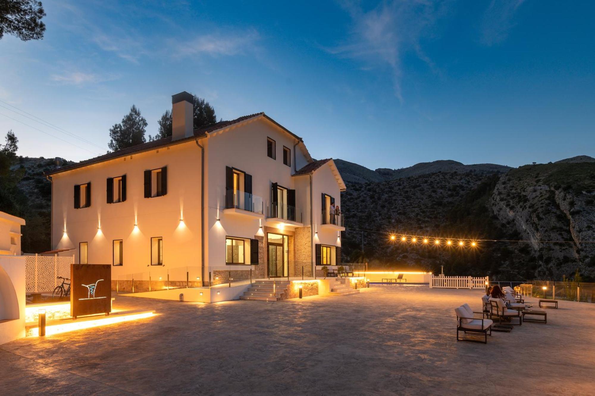 La Casa Del Pantano * Campell