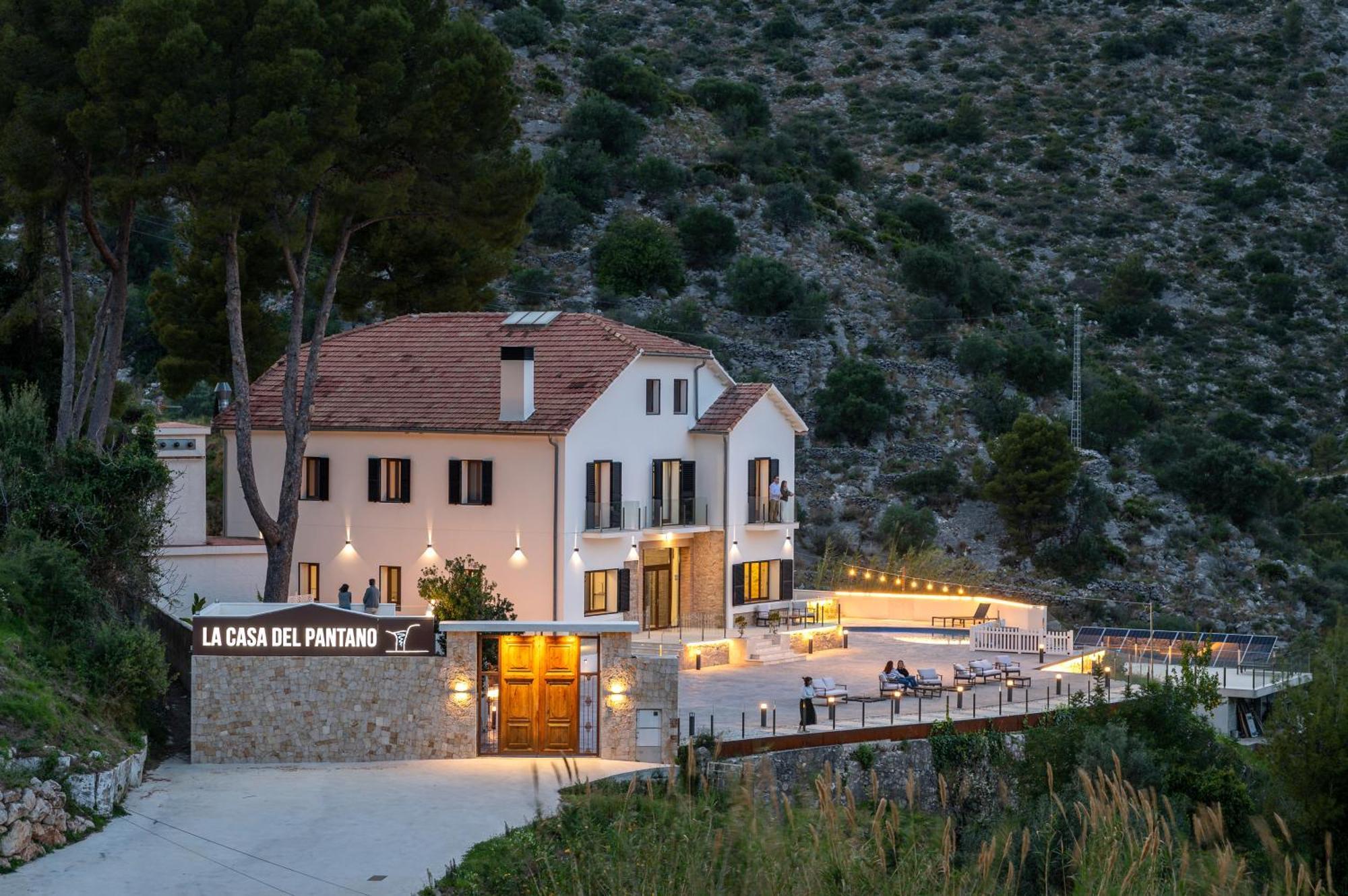 La Casa Del Pantano * Campell