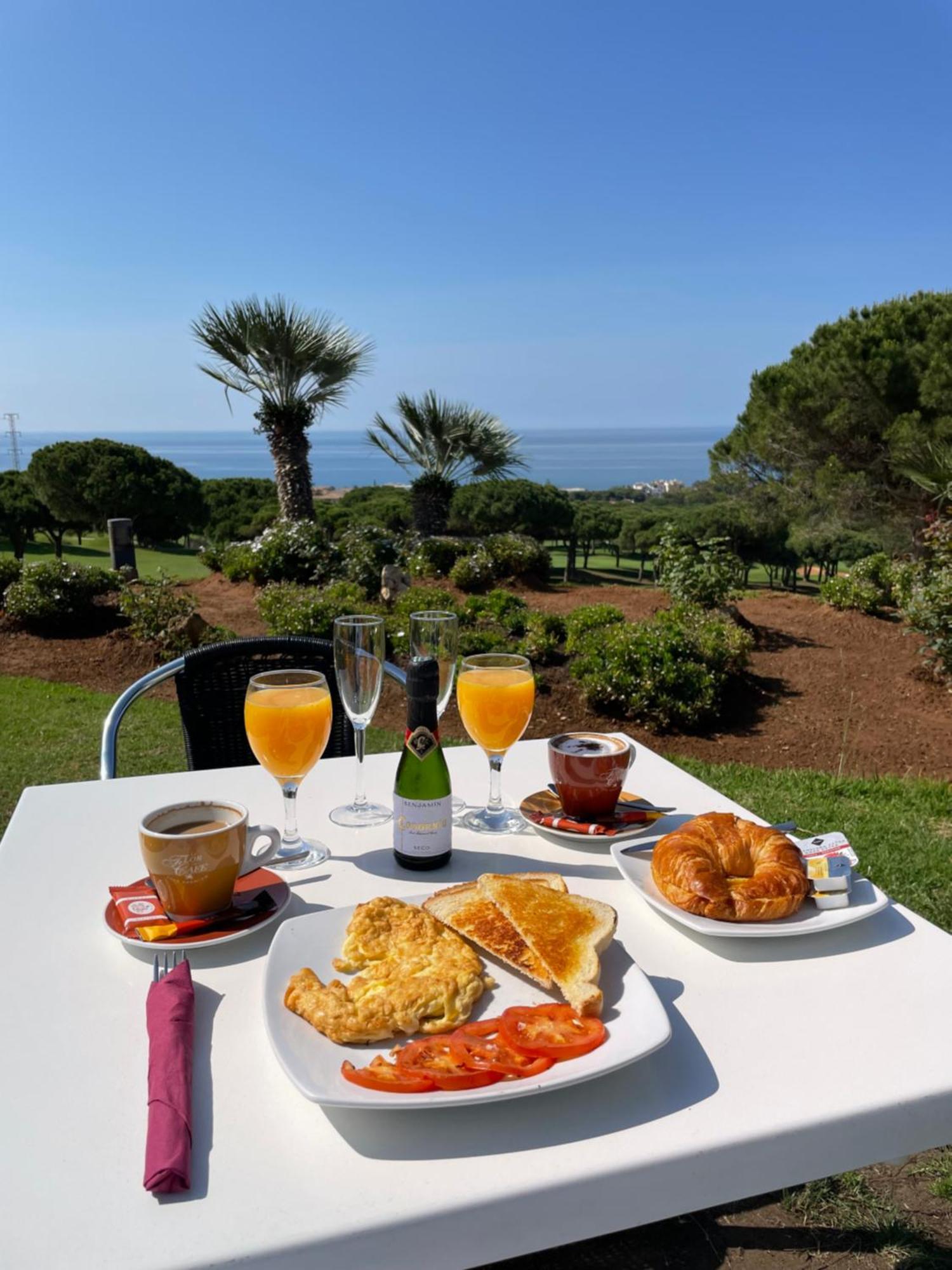 Buena Vista Apartment, 3 Bedrooms Apartamento Sitio de Calahonda