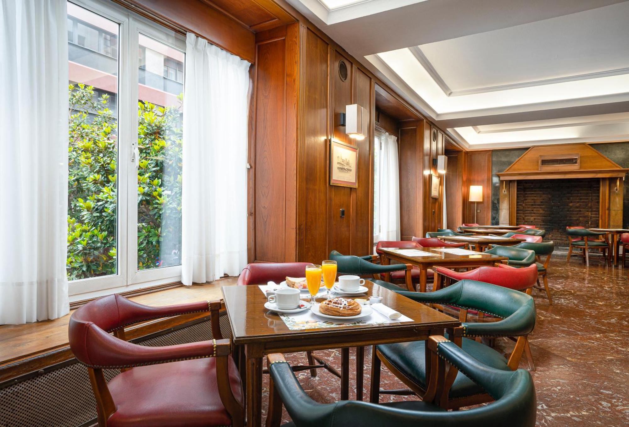 Hotel Hernán Cortés 4*