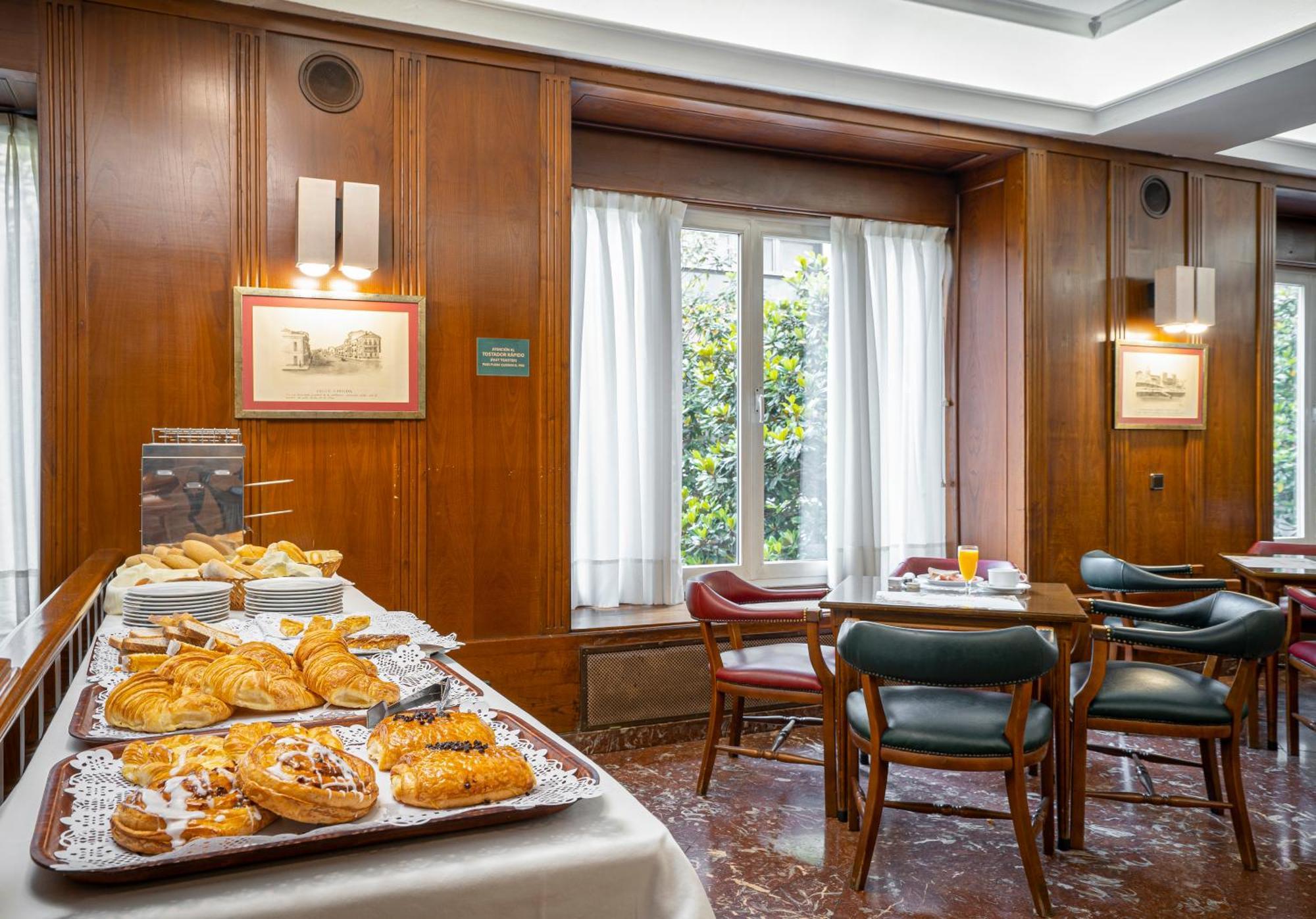 Hernán Cortés Hotel 4*