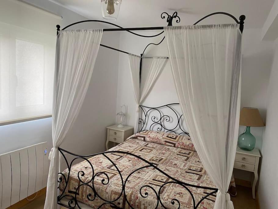 Preciosa Casa Con Jardin En *