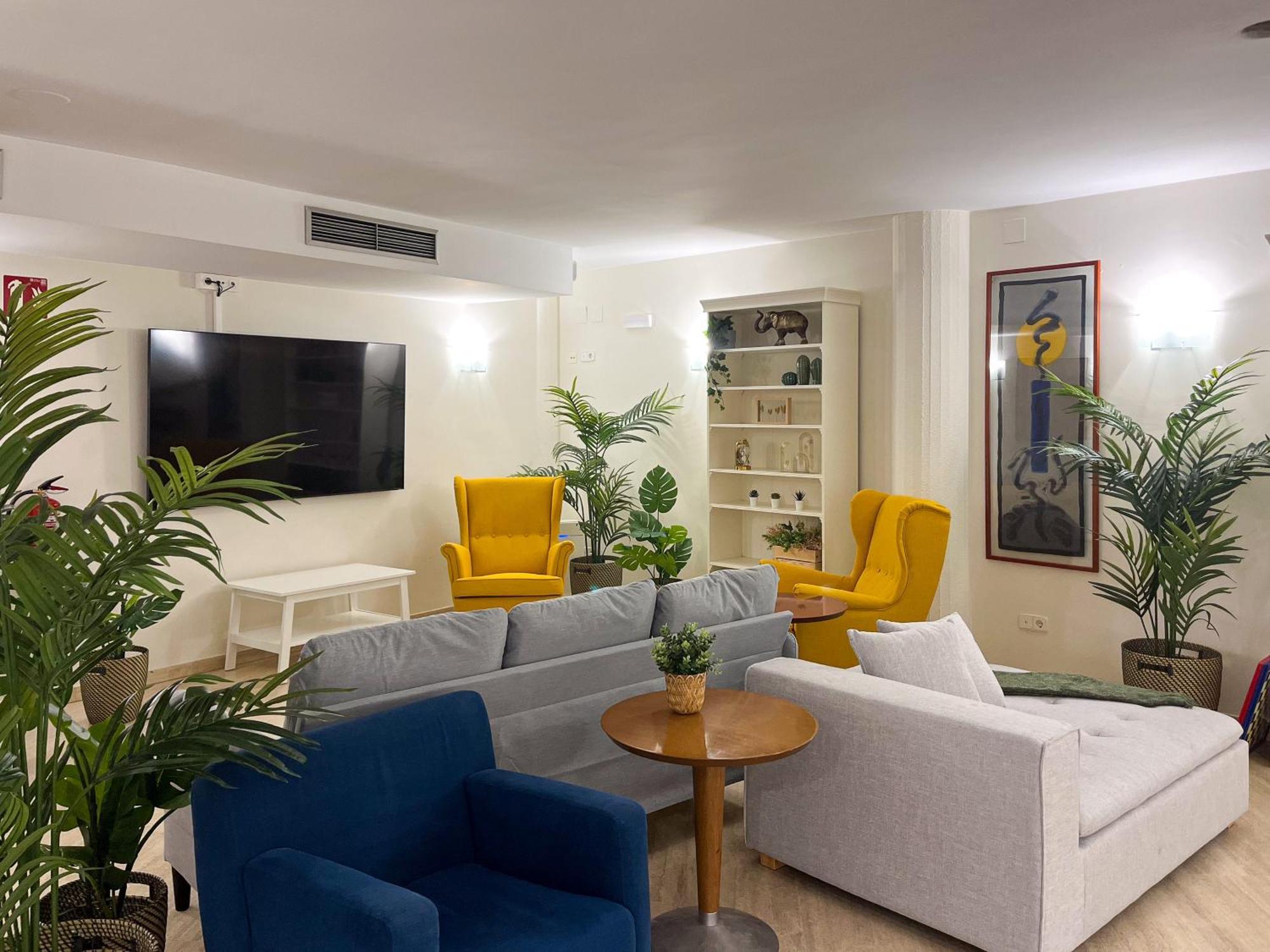 Vtz Orus Factory - Parking Muy Economico Hotel