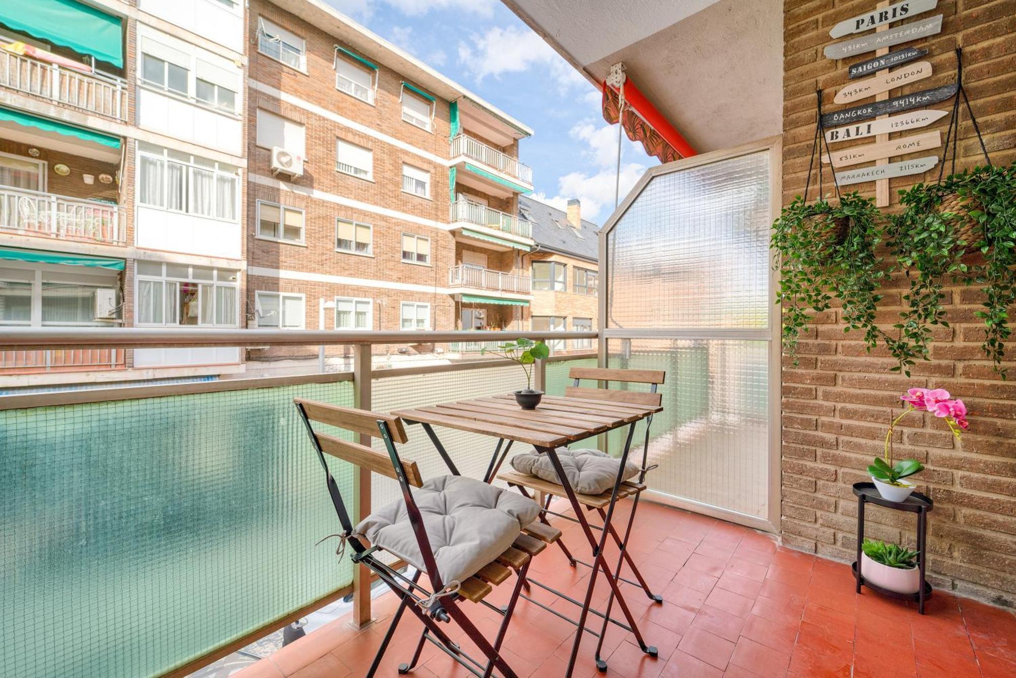 B Casacafe Madrid Pozuelo 2 Bano Fuera De La O Compartido Pensión