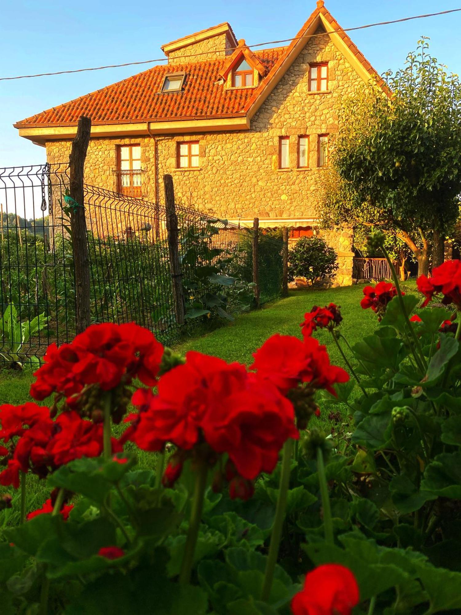 La Llosa De Samano Hotel
