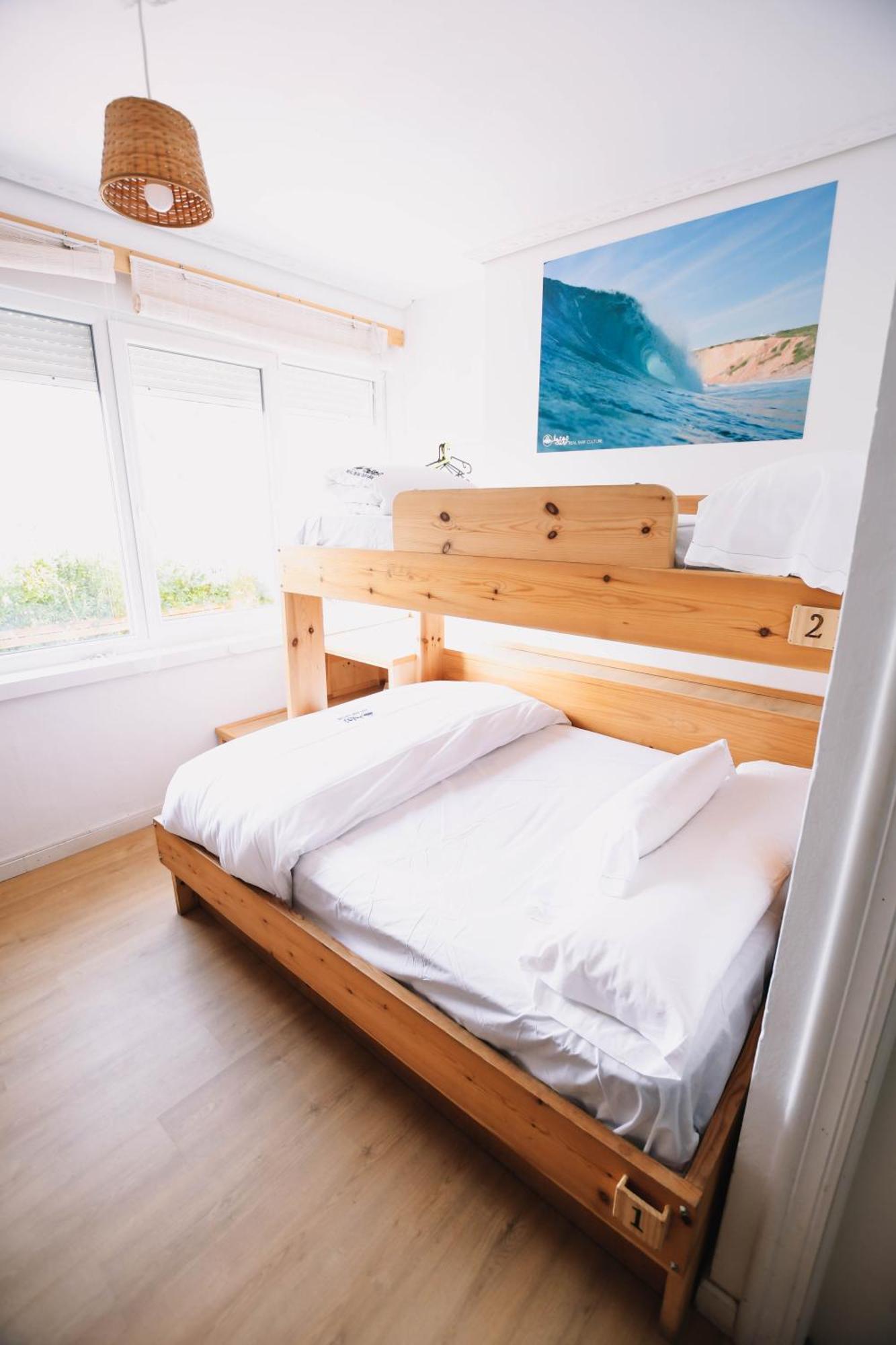 Latas Surf House Hostel