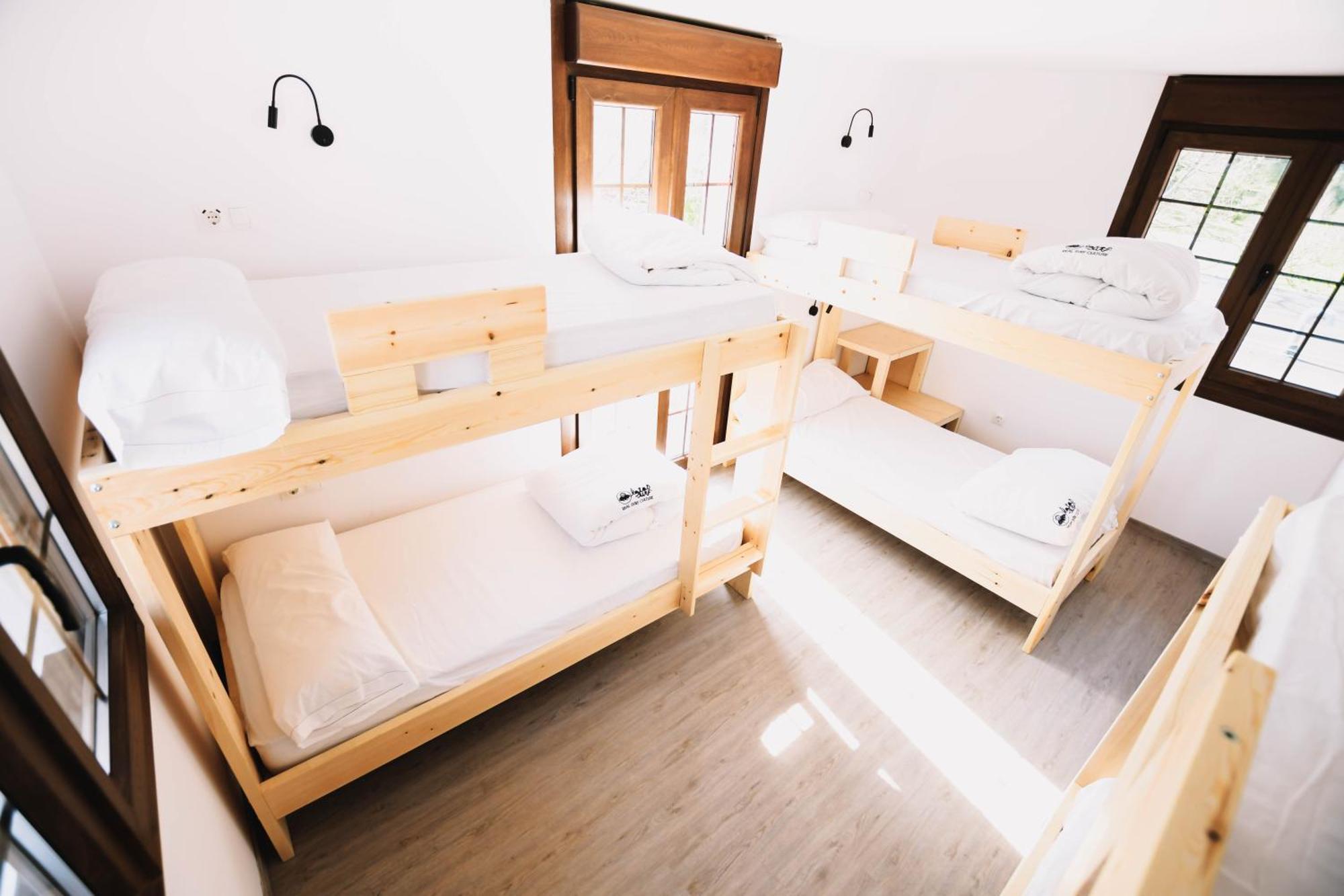 Latas Surf House Hostel