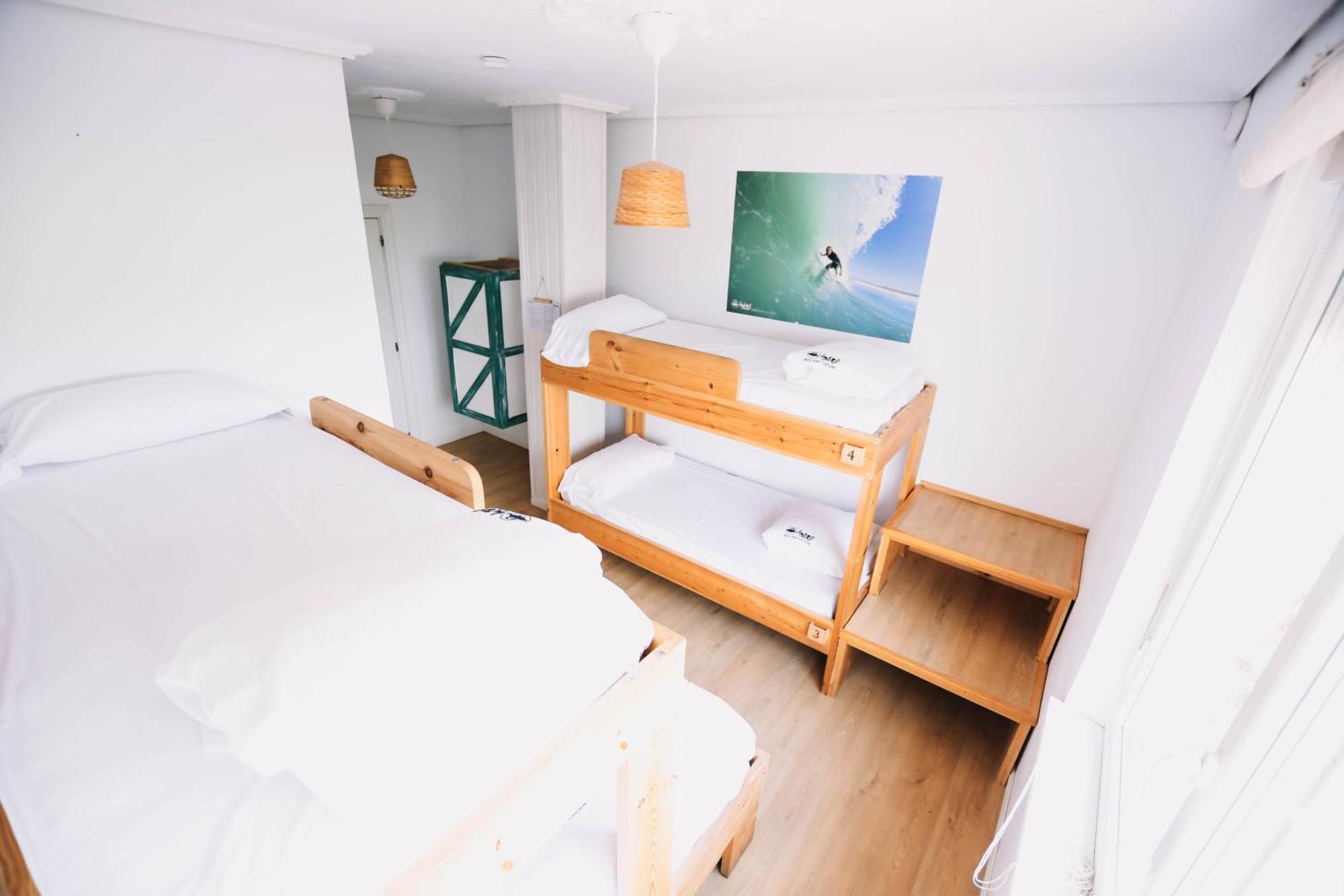 Latas Surf House Hostel