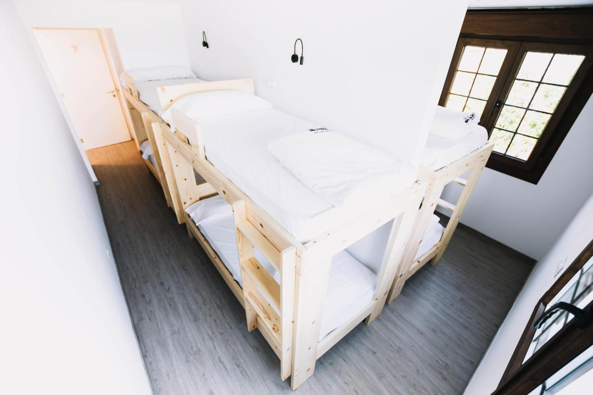 Latas Surf House Hostel *