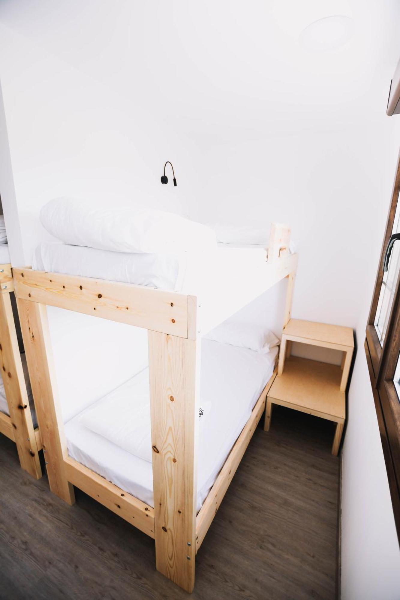 Latas Surf House Hostel