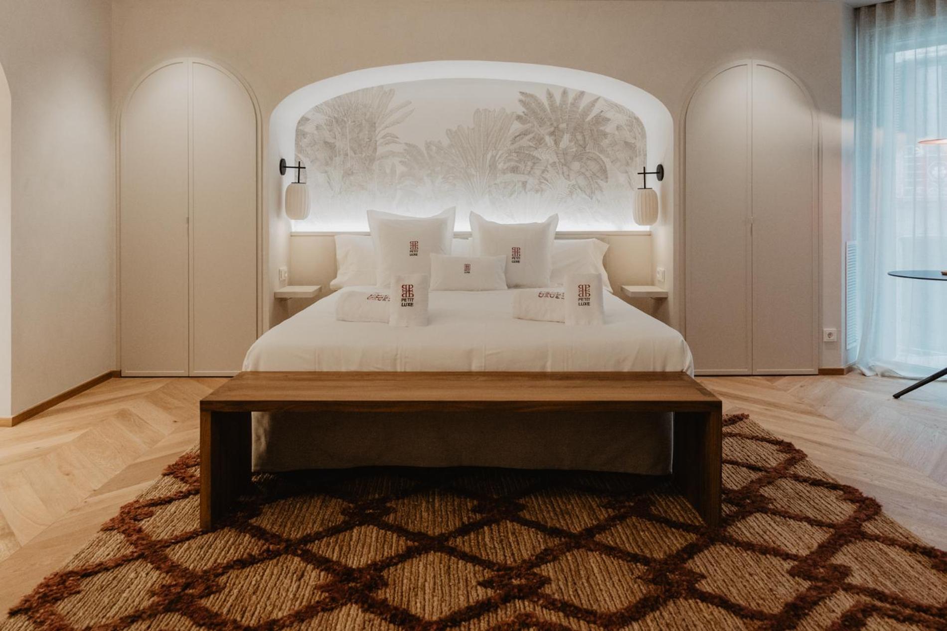 Hotel Petit Luxe 4*