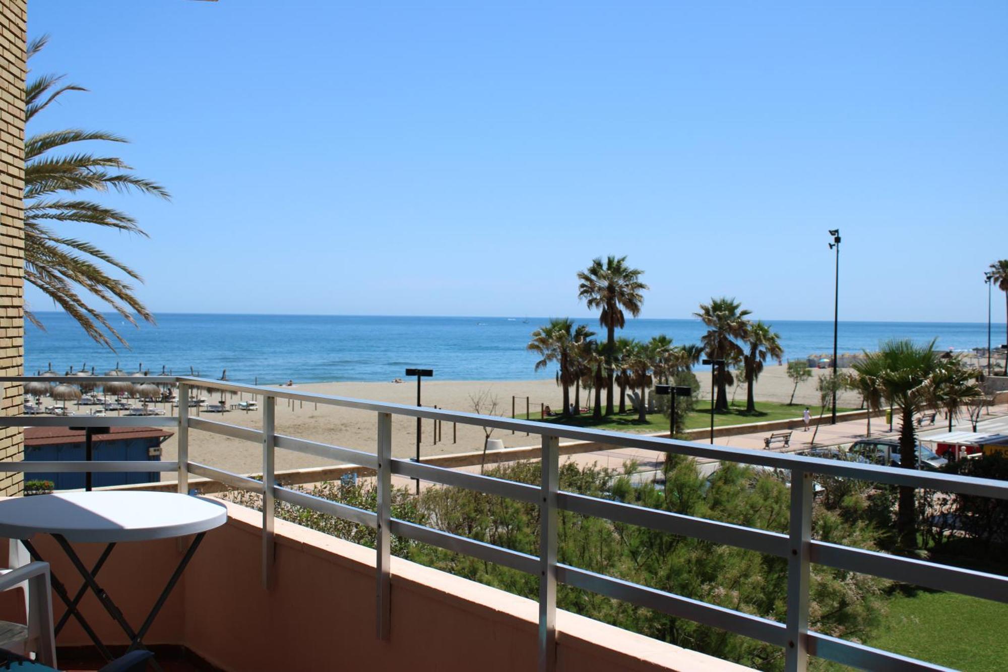 Ronda 3 Beachfront Apartamento *