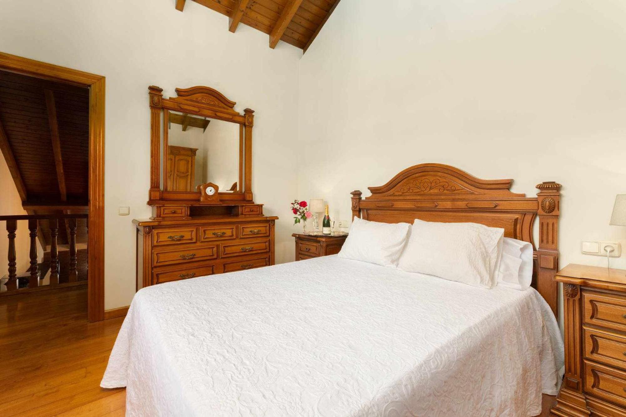 Casa En La Costa Con Wifi Jardín Y Barbacoa Casa rural *
