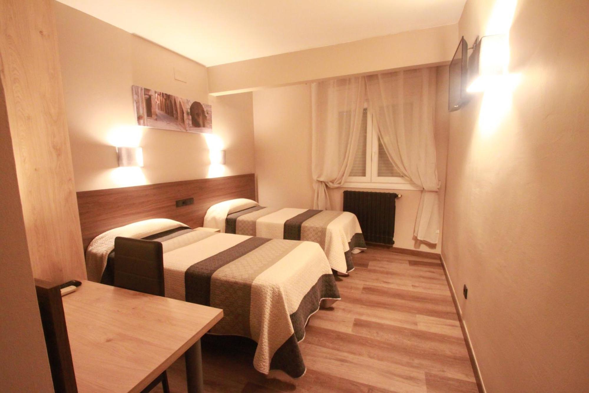 Hotel, H De L'anton