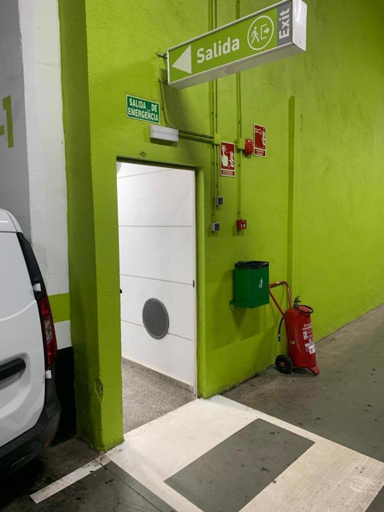 Apartamentos Caballerizas Granada Con Parking Gratuito En Pleno Centro * Granada