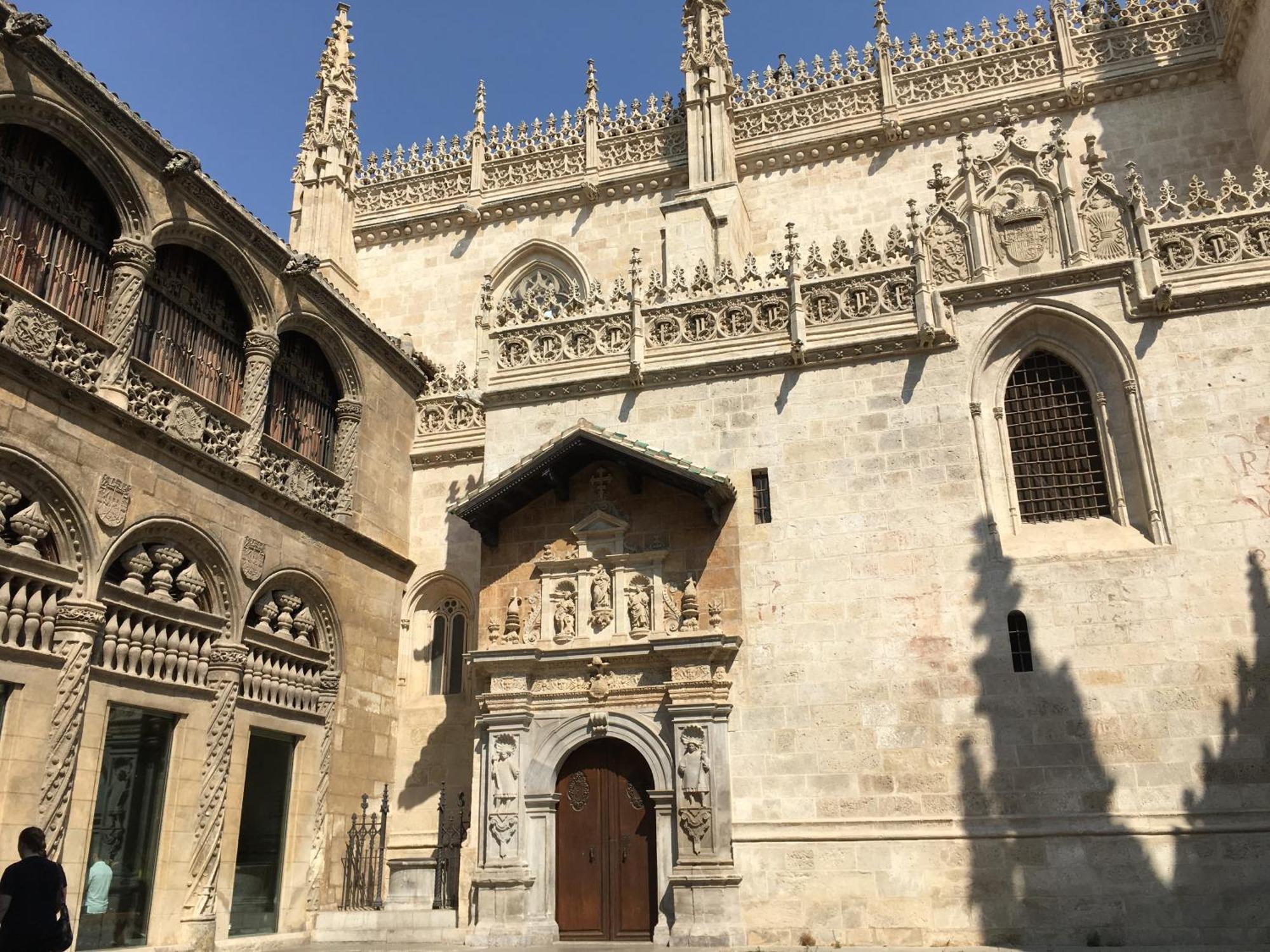 Apartamentos Caballerizas Granada Con Parking Gratuito En Pleno Centro *