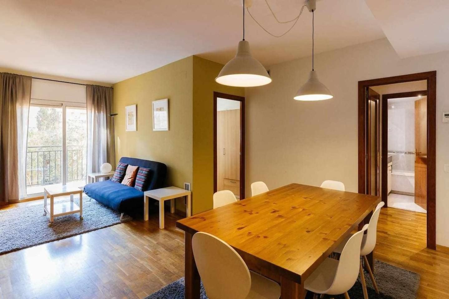 Comfortable 4 2bath W Balcony Apartment Barcelona