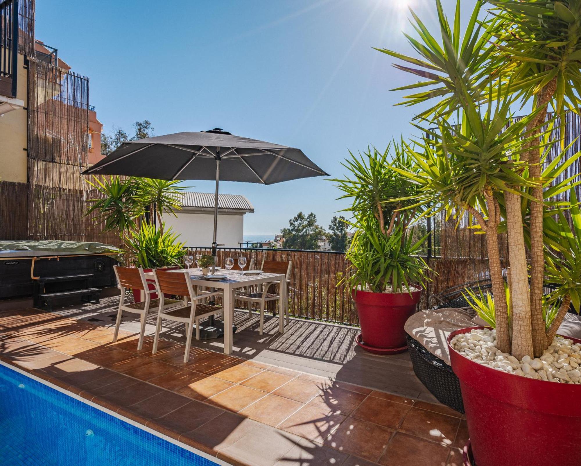 Private Luxurious Hillside Villa With Pool & Sea Views For 8 To 10 Ppl * Fuengirola