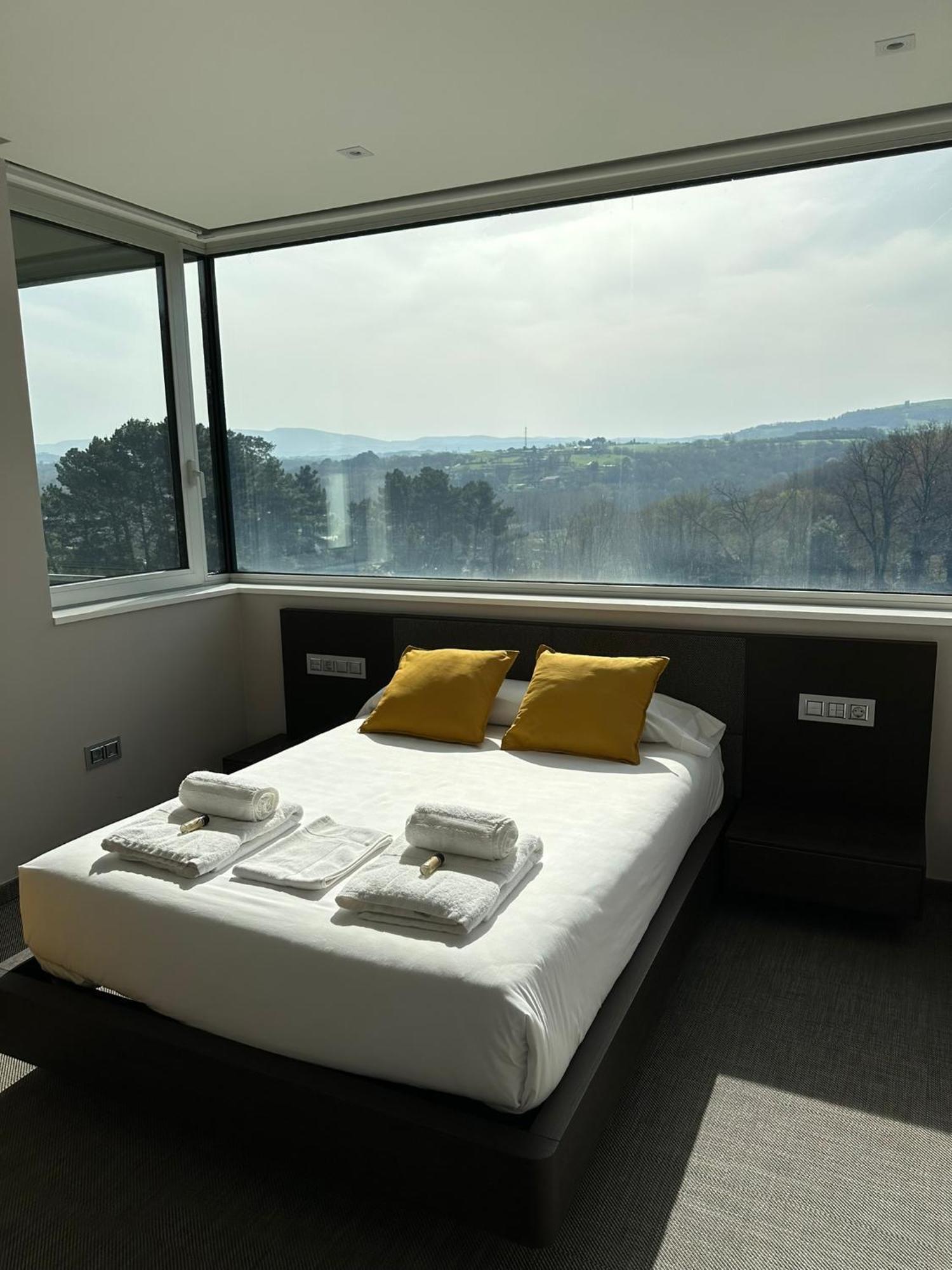Tres Prismas Exclusive Sarria