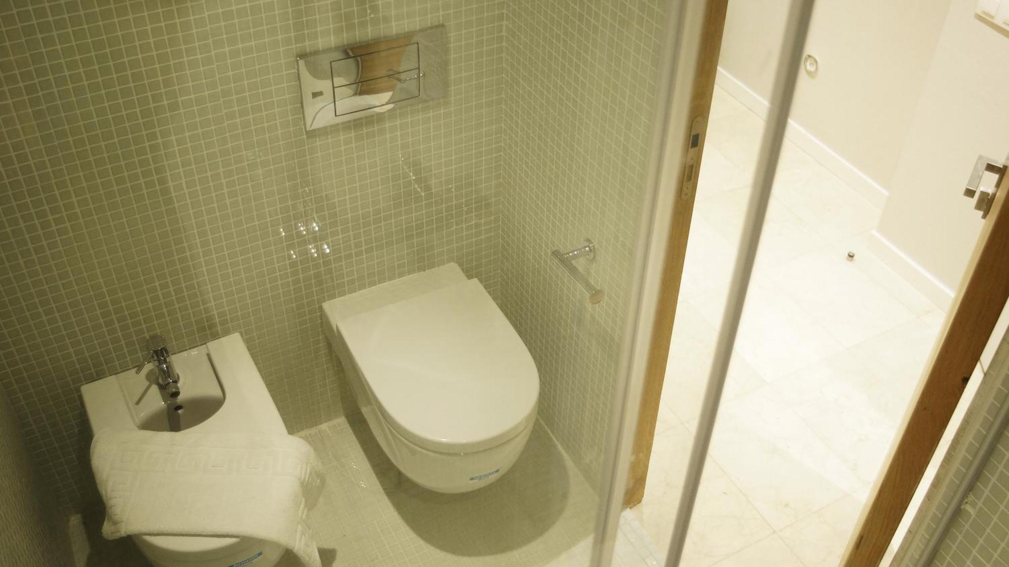 Apartment My Space Emirates - Fully Equipped Near The With Shared Pool Barcelona