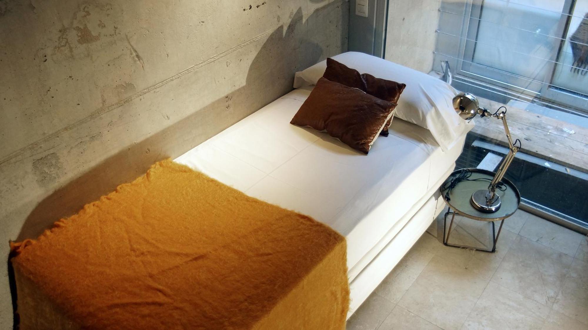 My Space Emirates - Fully Equipped Near The With Shared Pool Apartment Barcelona