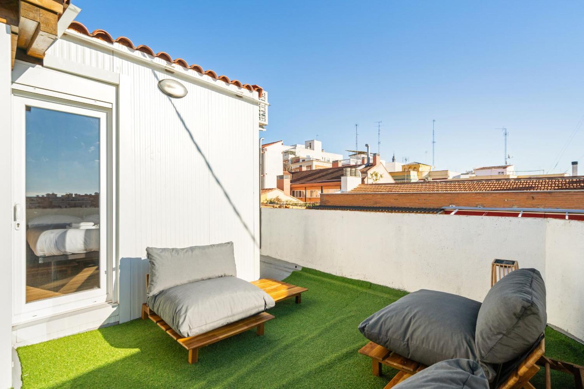 Apartment Atico Con Terraza En Lavapies Alquiler Temporal *
