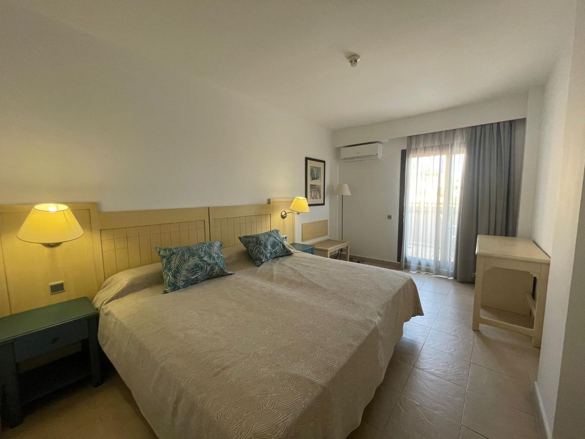 Apartamento Segunda Planta En Jardines De Isla Canela