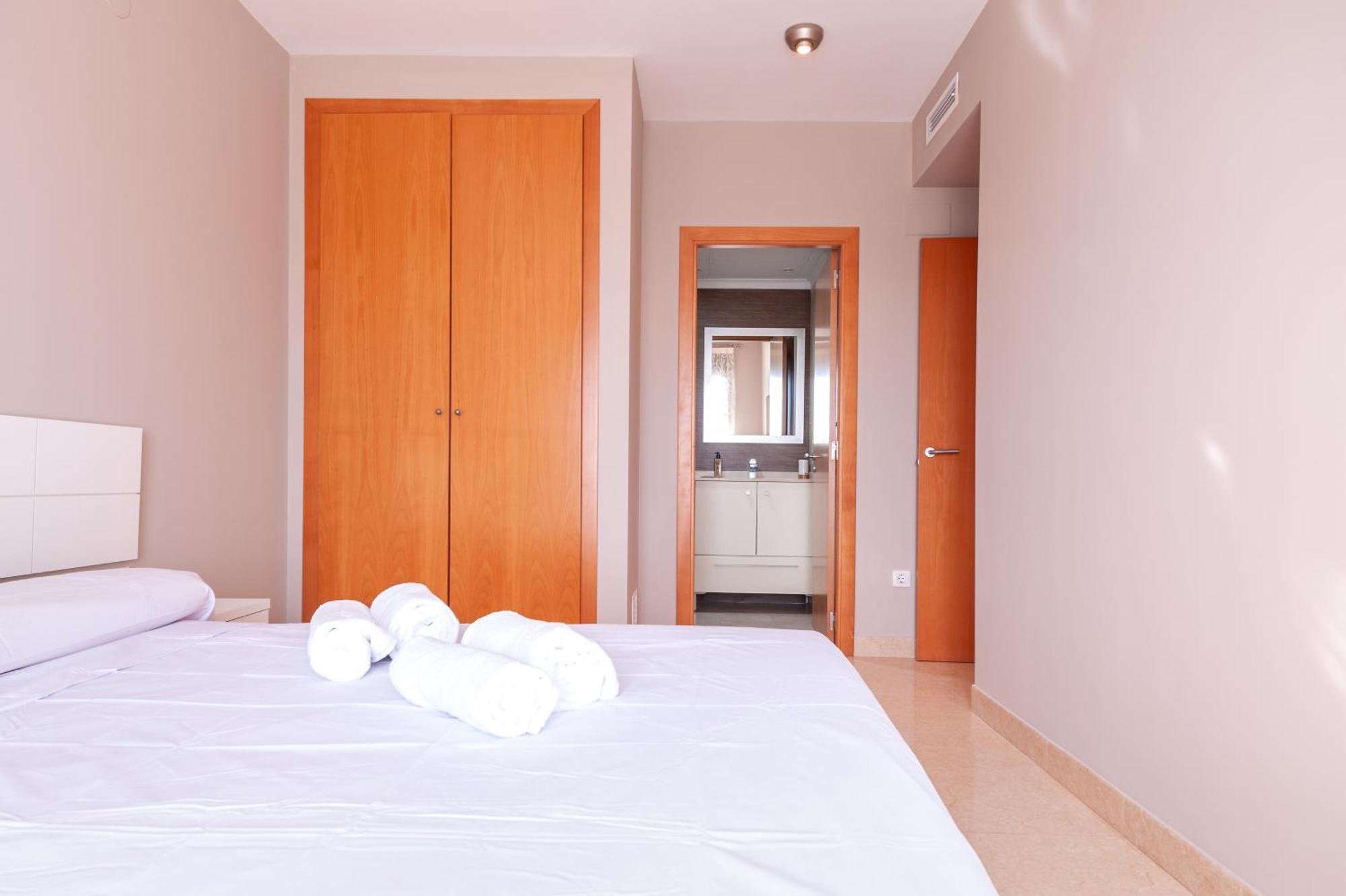 Retreat: Pool & Comfort *