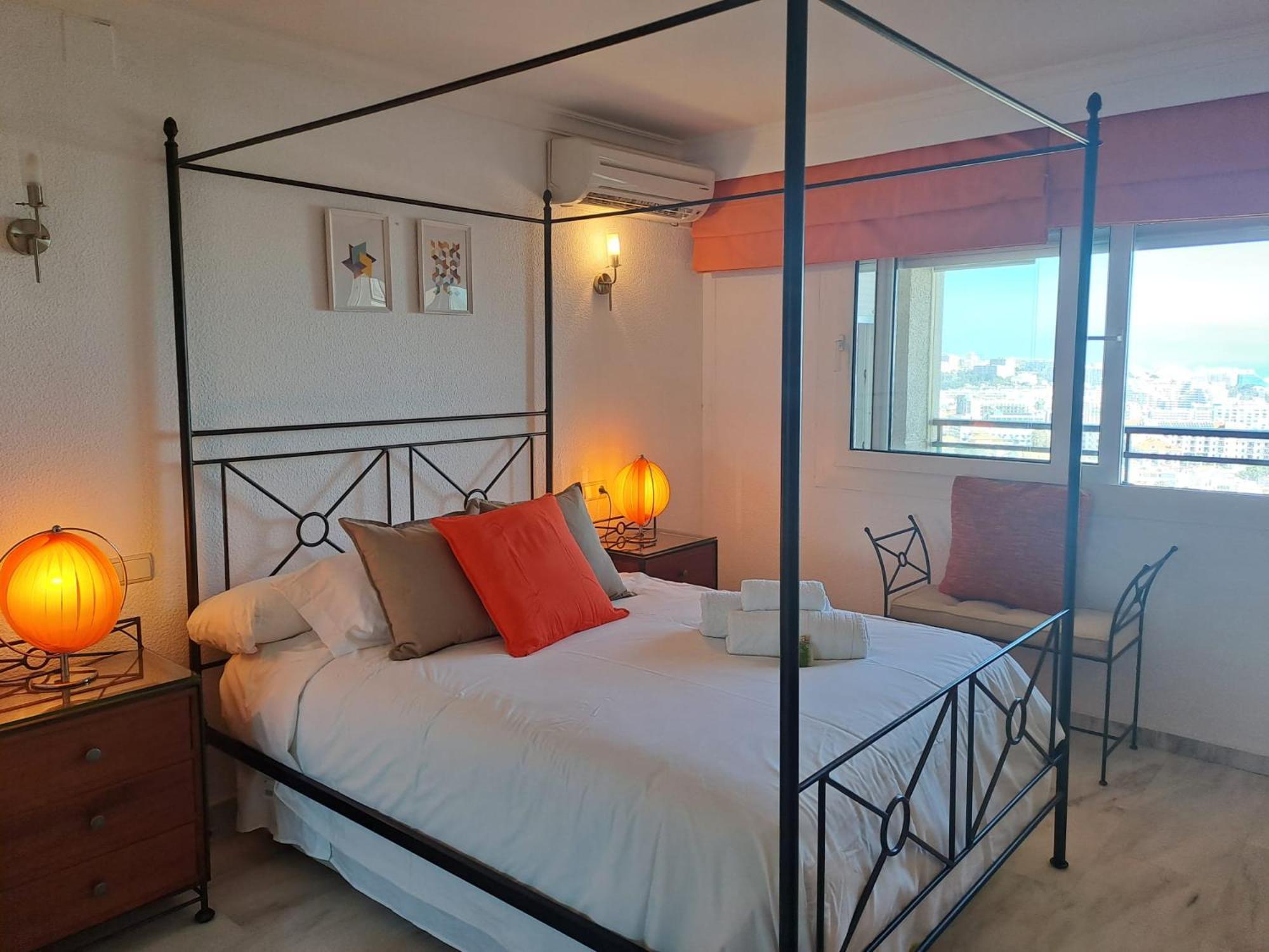 Beachfront Complex El Coloso Views,pools,parking Costa Apartamento